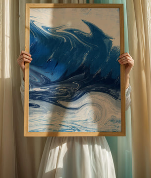 Pintura abstracta de ola oceánica azul y blanca con patrones giratorios