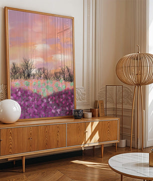 Paisaje sereno con campo floral vibrante y cielo pastel