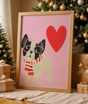 Ilustración juguetona de un bulldog francés con gafas y bufanda sobre fondo rosa con corazón