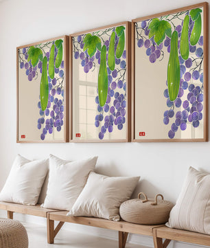 Ilustración de uvas y pepino con colores vibrantes y hojas