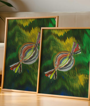 Patrón abstracto colorido con pinceladas dinámicas sobre fondo verde