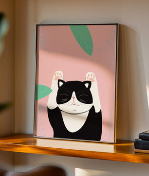 Gato ilustrado sobre fondo rosa con hojas.