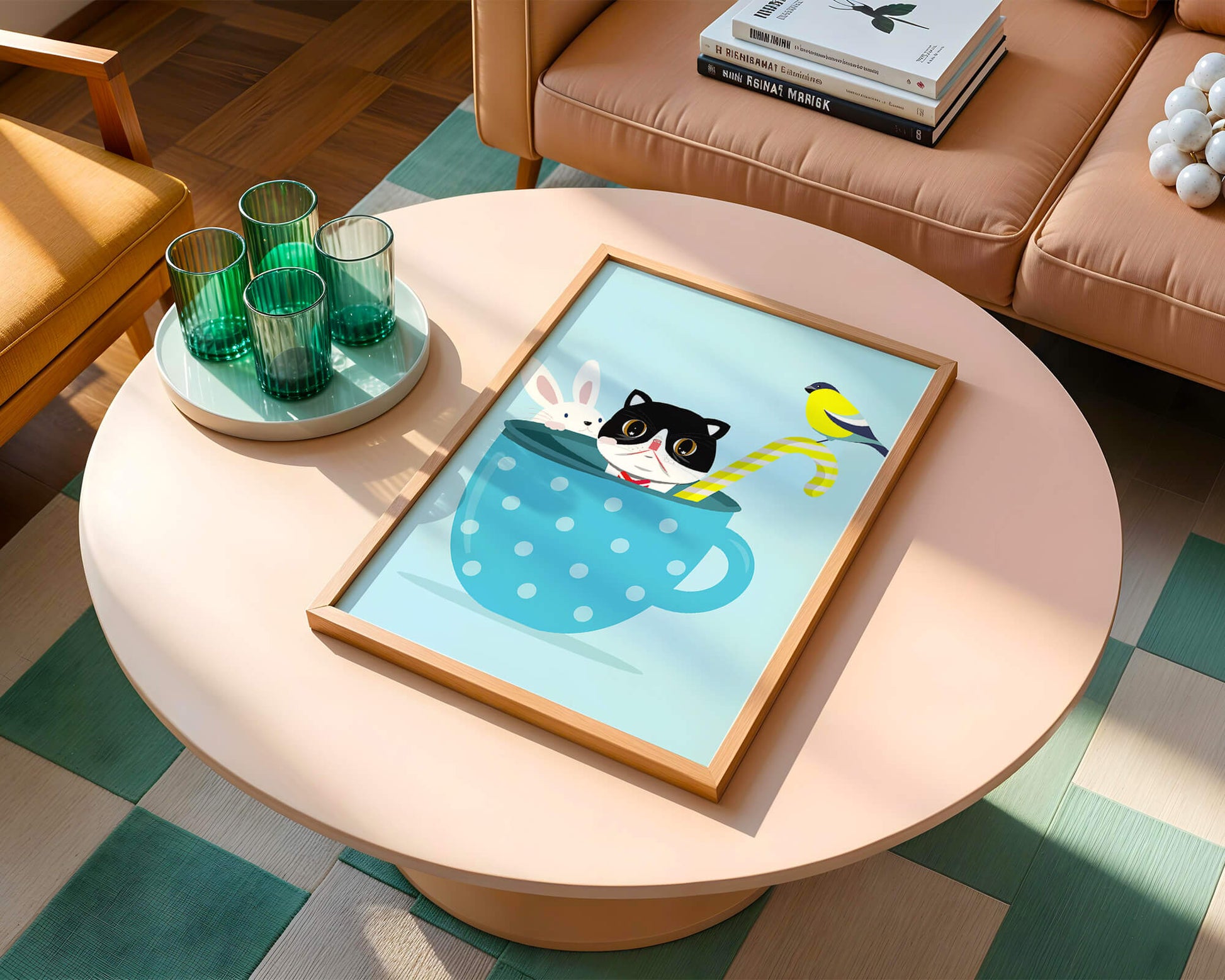 Ilustración lúdica de un gato, un conejo y un pájaro en una taza de té.