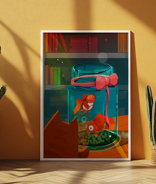 Neugierige Katze beobachtet Goldfische in einem Glas auf einem Bücherregal