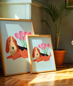 Illustration eines Basset Hound mit rosa Blumen auf hellblauem Hintergrund