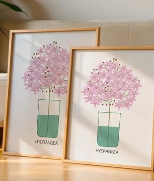 Illustration von Hortensienblüten in einer Vase mit eleganter Linienkunst