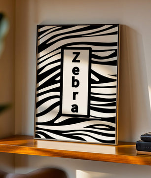 Diseño elegante de impresión de cebra con acento de texto en negrita