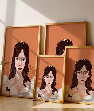 Retrato de una mujer con peinado elegante y reloj dorado