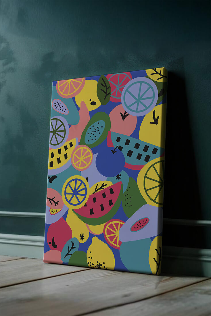 Patrón abstracto de frutas vibrantes con cítricos y melones sobre fondo azul