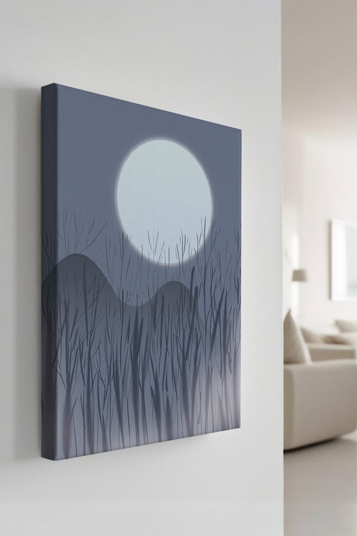 Ruhige Nachtlandschaft mit Vollmond und kahlen Bäumen