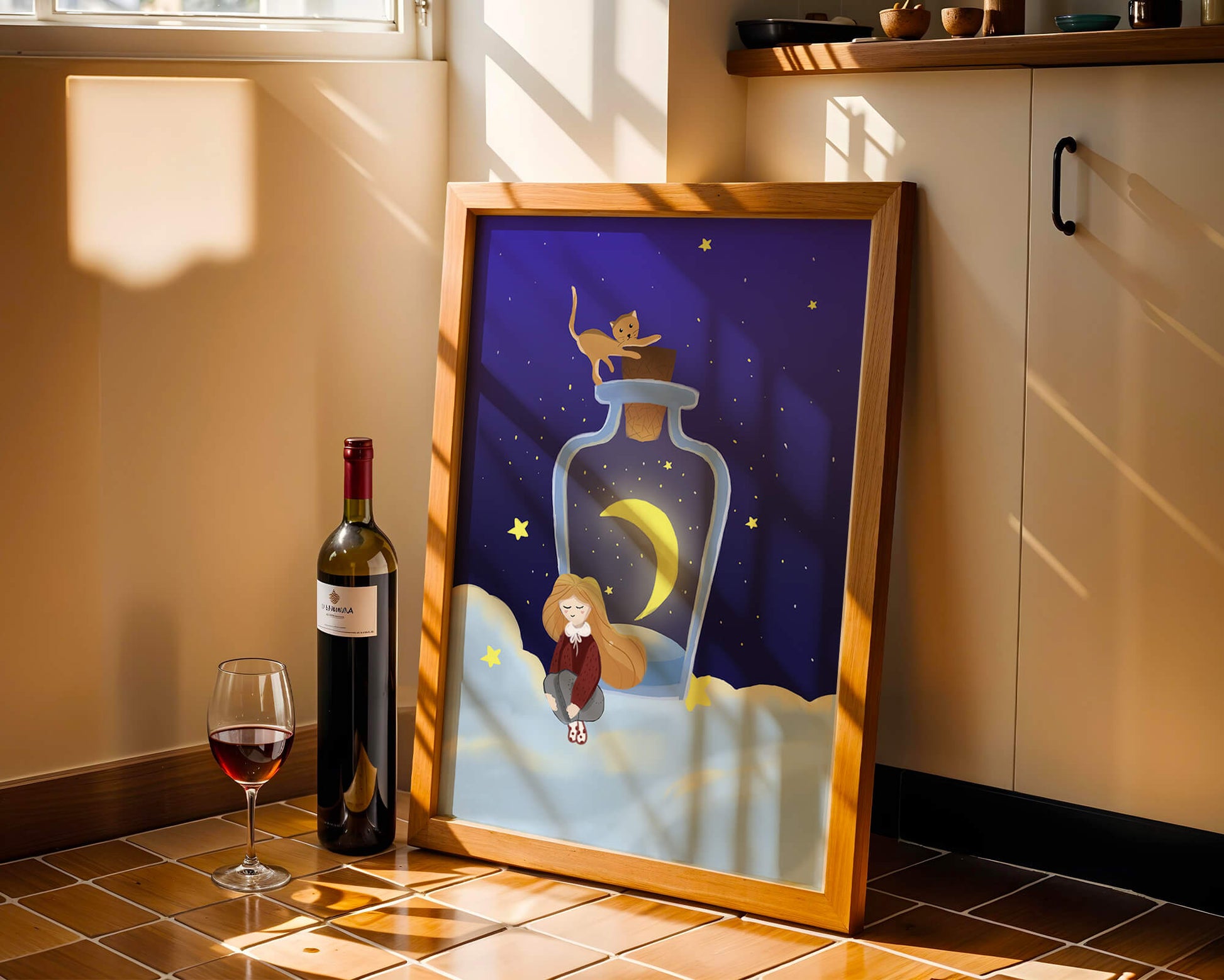 Escena nocturna soñadora con un gato sobre una botella que contiene una luna creciente