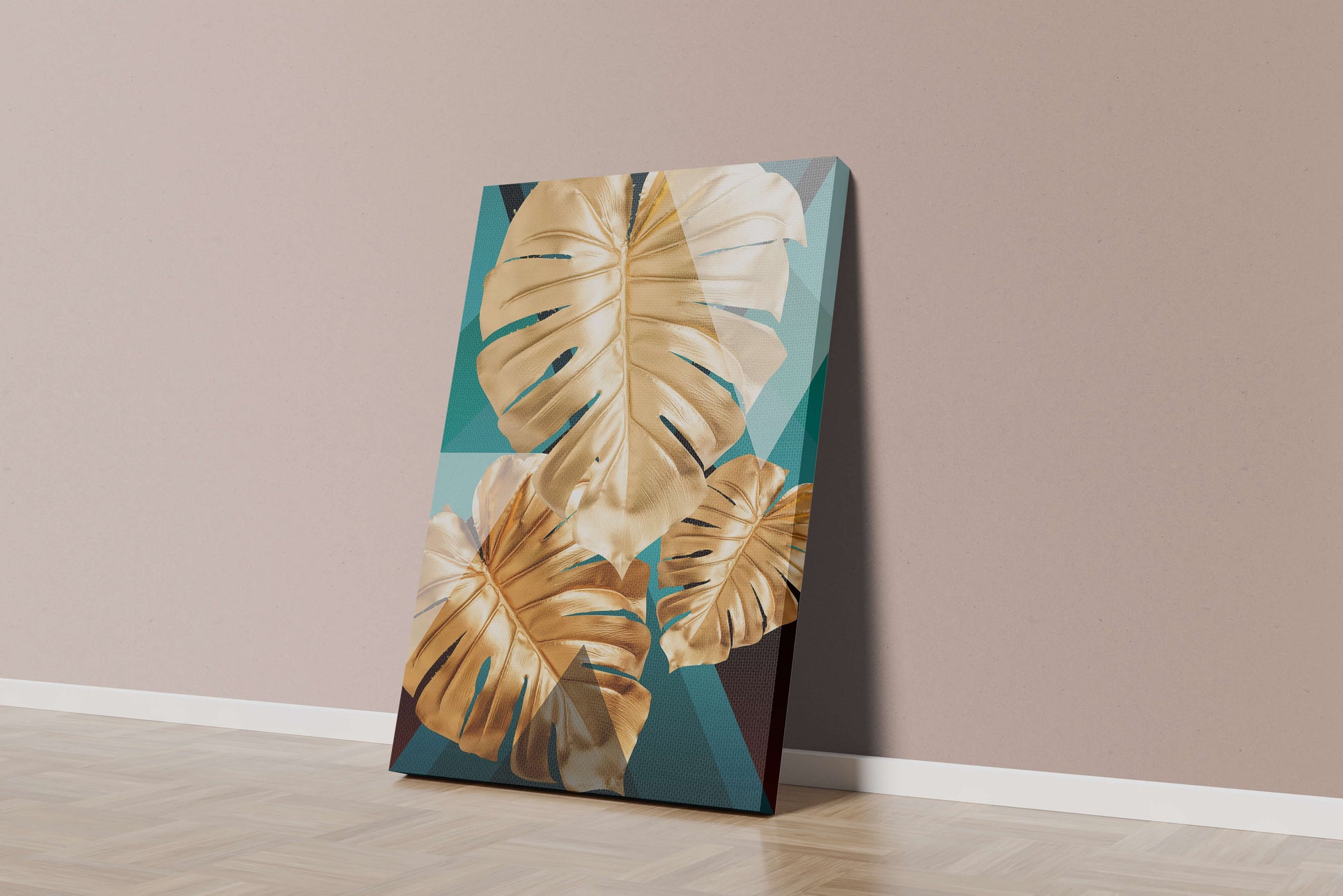 Hojas de monstera doradas sobre fondo geométrico