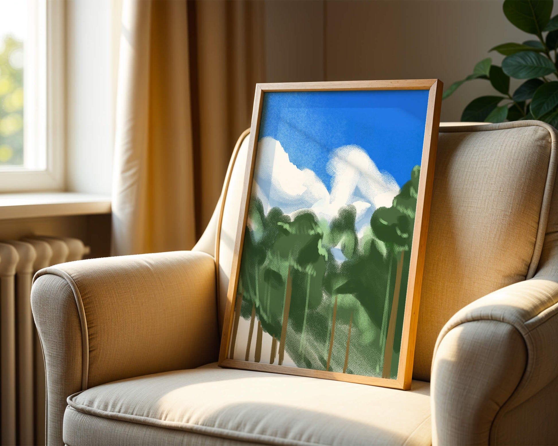Malerische Waldlandschaft mit blauem Himmel und flauschigen Wolken