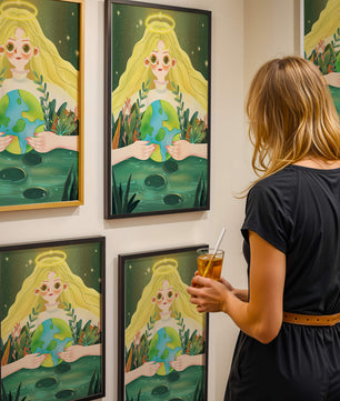 Illustration de la nature paisible avec une figure céleste tenant la Terre