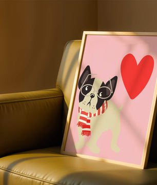 Ilustración juguetona de un bulldog francés con gafas y bufanda sobre fondo rosa con corazón