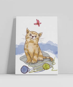 Adorable Kitten Playing with Yarn and Watching Butterfly - Mi tienda