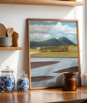 Paisaje sereno con montañas, árboles y río