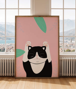 Gato ilustrado sobre fondo rosa con hojas.