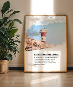 Faro inspirador con texto motivacional y fondo de cielo