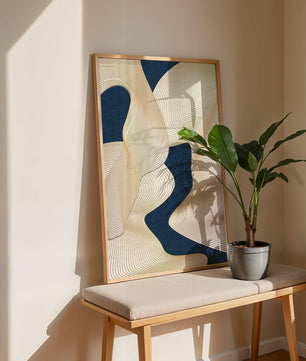 Lignes fluides abstraites sur fond bleu foncé