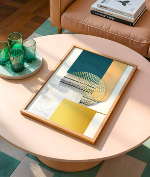Abstraktes geometrisches Design mit Texturen und goldenen Akzenten