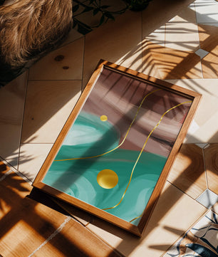 Composición abstracta con elementos dorados sobre fondo turquesa y marrón