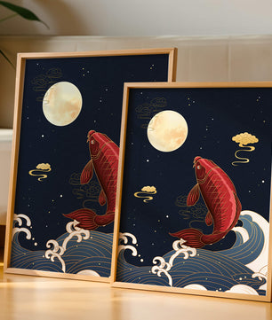 Ilustración artística de peces koi saltando sobre las olas bajo la luz de la luna