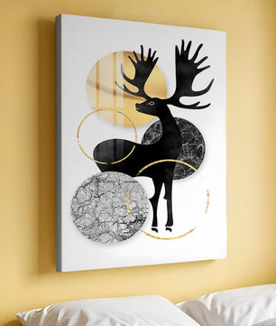 Zeitgenössische Elch-Silhouette-Kunst mit goldenen Akzenten und Marmorstruktur