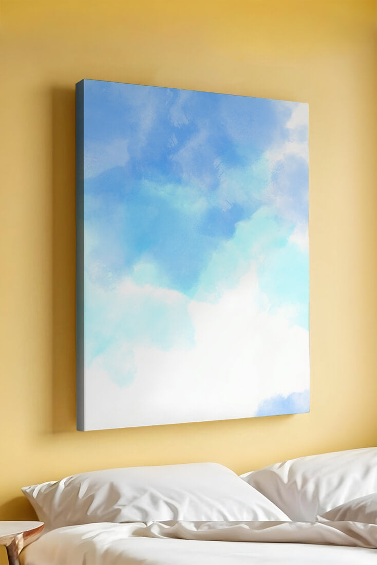 Cielo azul sereno con nubes suaves