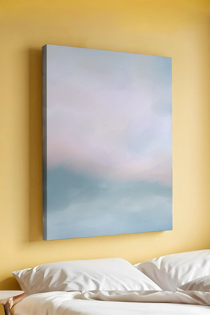 Paisaje de nubes abstracto con tonos suaves de rosa y azul