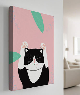 Gato ilustrado sobre fondo rosa con hojas.