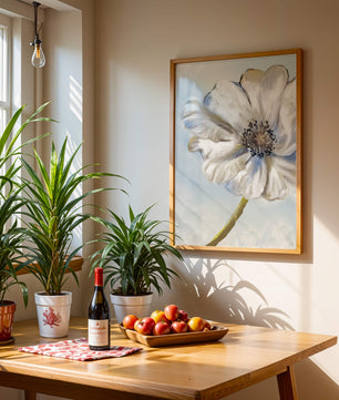Art captivant de fleurs blanches avec des nuances de bleu sur un fond pastel