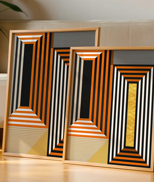 Arte abstracto geométrico con rayas y elemento dorado en naranja, negro y blanco