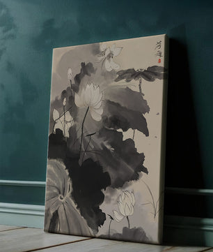 Representación serena de flores de loto en estilo tradicional de lavado de tinta