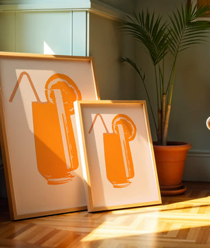 Ilustración de jugo de naranja con pajilla y rodaja de naranja