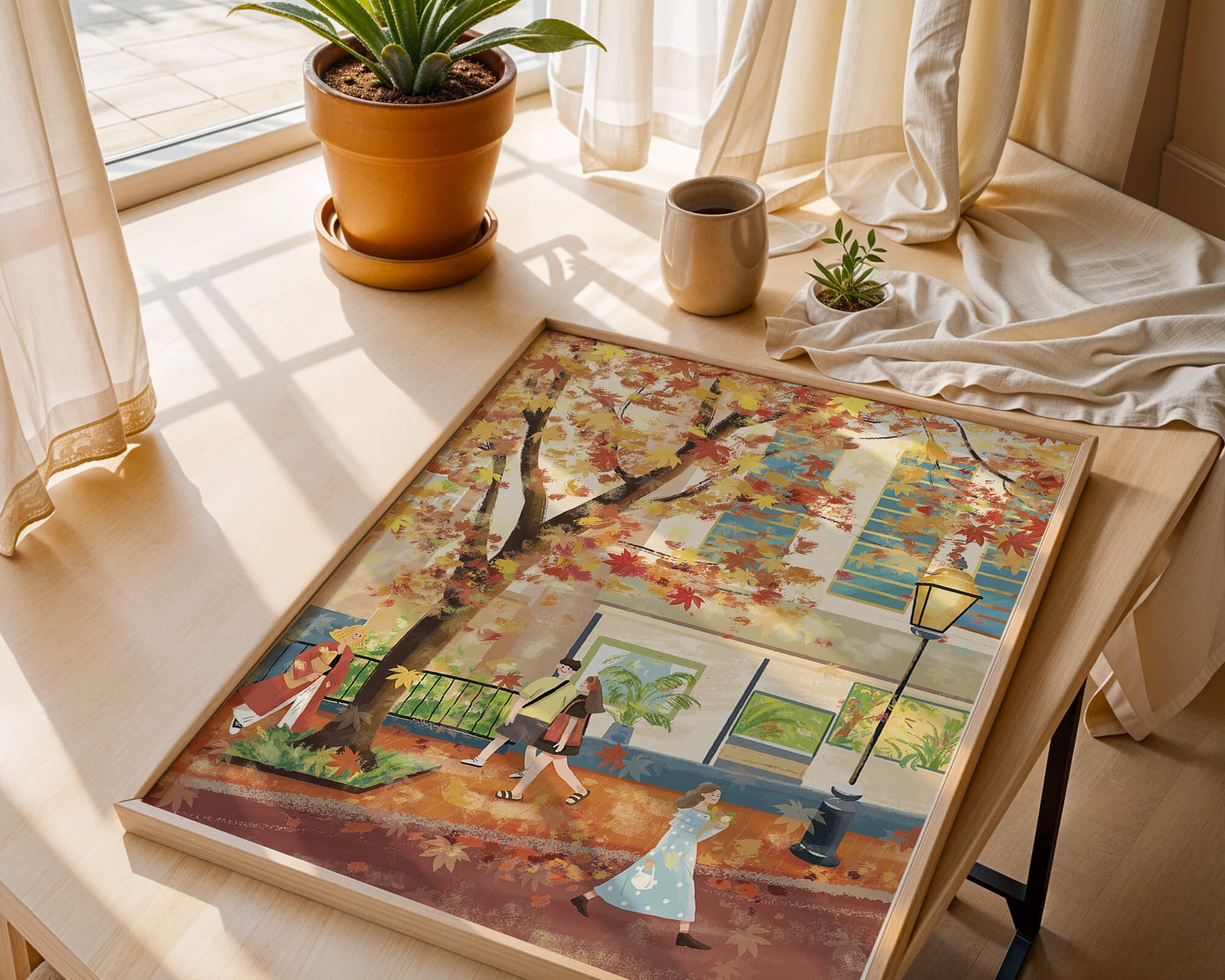 Calle de la ciudad en otoño con hojas coloridas y personas caminando