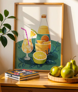 Ilustración colorida de bebidas cítricas con botella y vaso