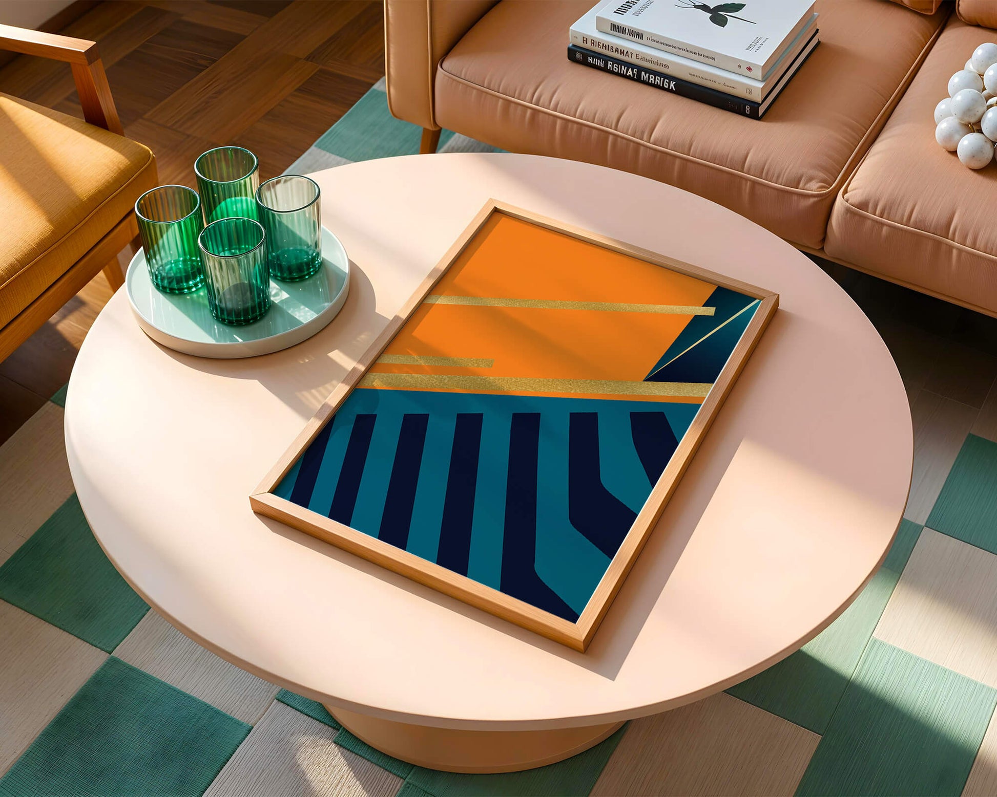 Moderne geometrische Abstraktion mit goldenen Elementen und kräftigen Farben 