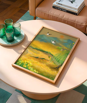 Ruhige Landschaft mit fliegenden Kranichen und goldenen Blüten