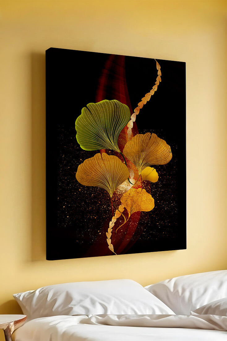 Art abstrait floral avec des feuilles de gingko dorées et un fond sombre