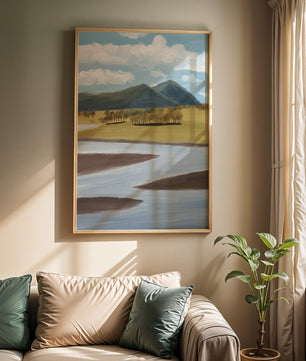 Paisaje sereno con montañas, árboles y río