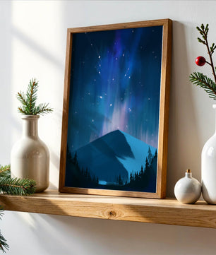 Paisaje montañoso sereno con auroras boreales y bosque oscuro
