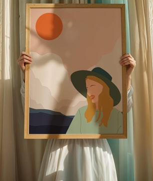 Abstrakte Illustration einer Frau mit Hut vor einer Kulisse aus Sonne und Bergen