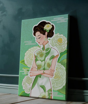 Mujer elegante en vestido tradicional floral con expresión serena