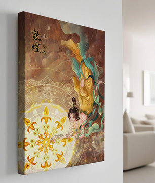 Figura celestial elegante con aura dorada y motivos florales