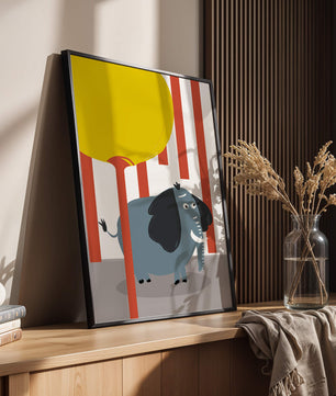 Illustration eines verspielten Elefanten mit einem gelben Ballon in abstrakter Umgebung