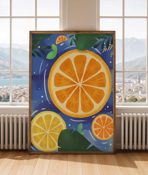 Rodajas de cítricos coloridas sobre fondo azul con hojas tropicales