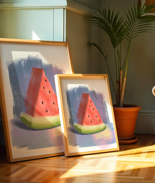 Ilustración en acuarela de una rodaja de sandía con fondo abstracto