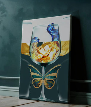 Cristallo con scultura di liquido e arte di farfalla