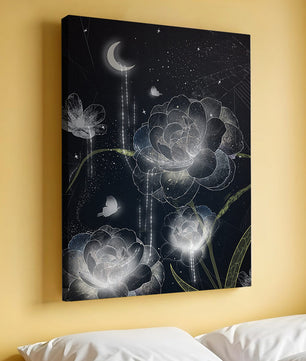 Fleur nocturne avec floraisons au clair de lune et papillon illuminé